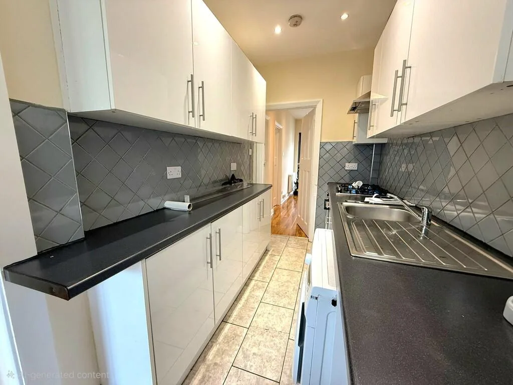 4 bedroom end of terrace house for rent