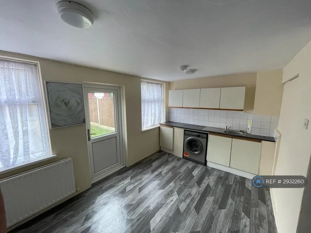 4 bedroom terraced house for rent
