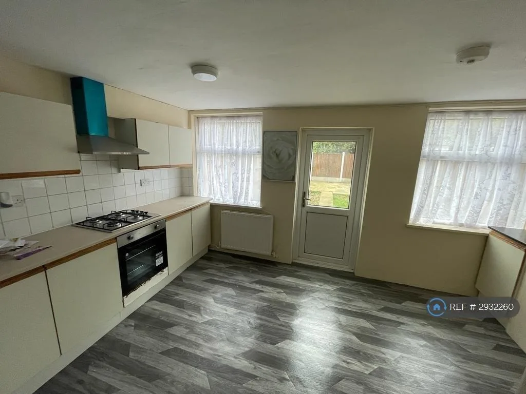 4 bedroom terraced house for rent