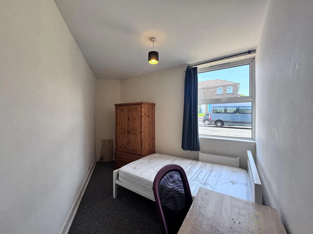 6 bedroom terraced house for rent