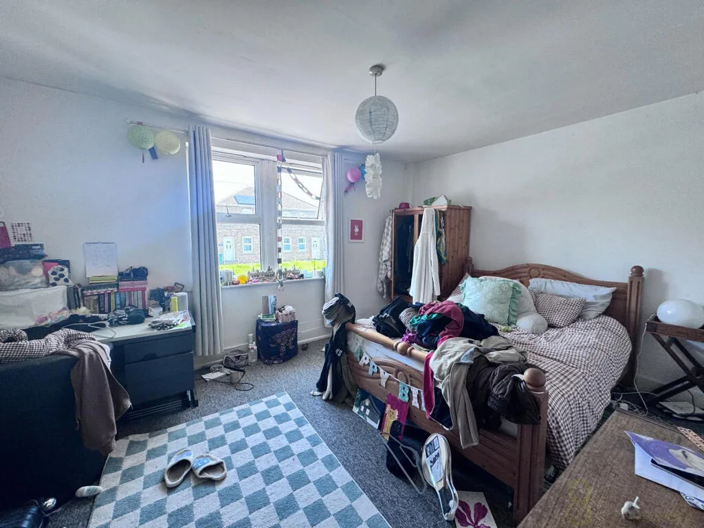 6 bedroom terraced house for rent