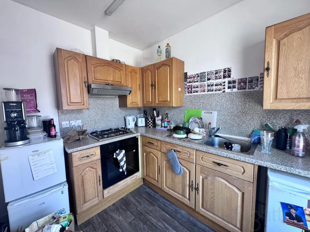6 bedroom terraced house for rent
