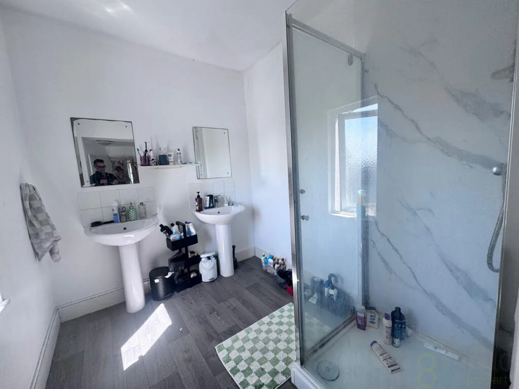 6 bedroom terraced house for rent