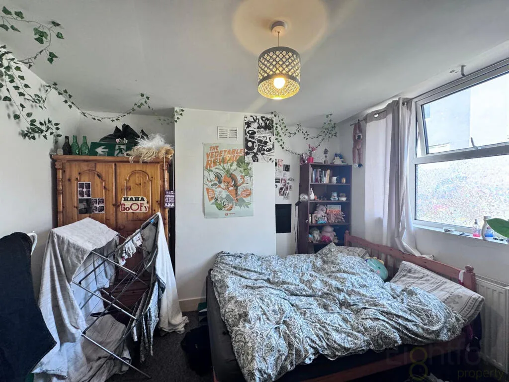6 bedroom terraced house for rent