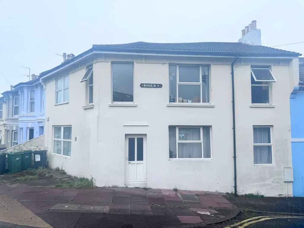 6 bedroom terraced house for rent
