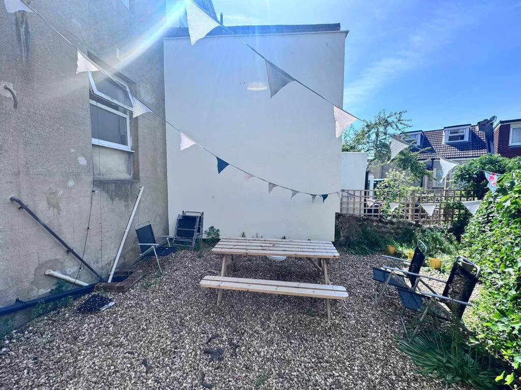6 bedroom terraced house for rent