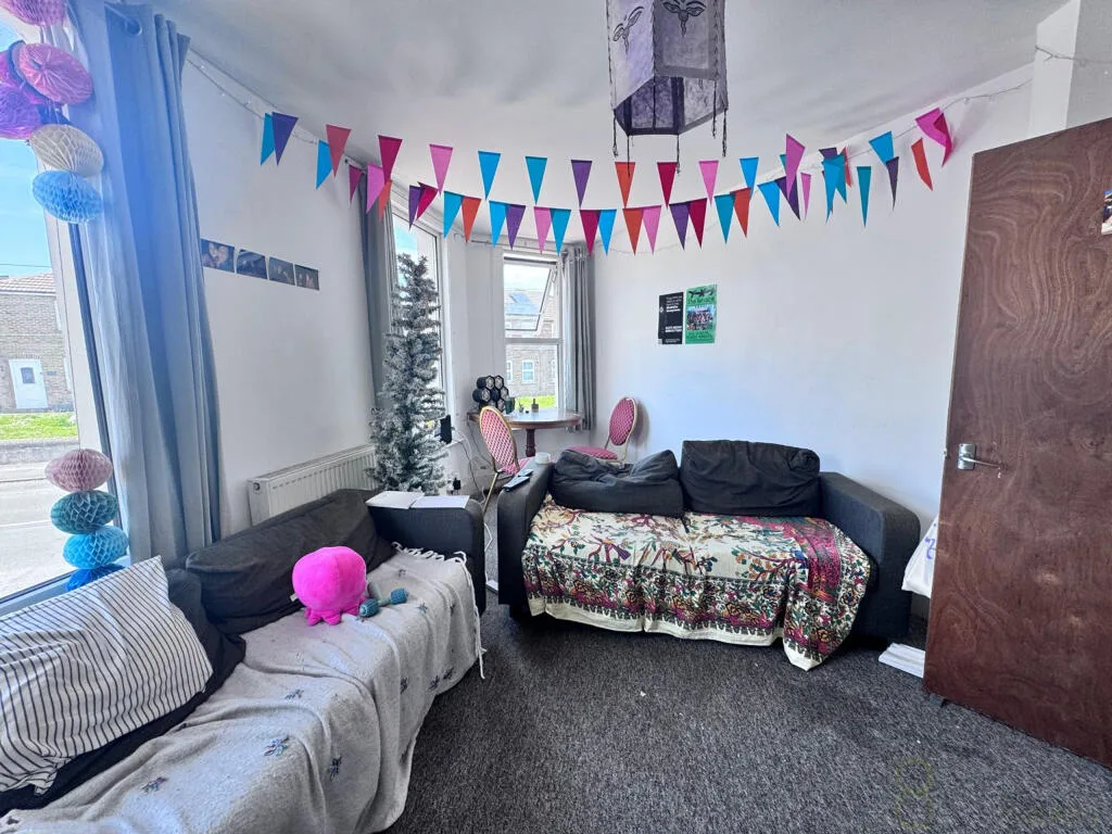 6 bedroom terraced house for rent