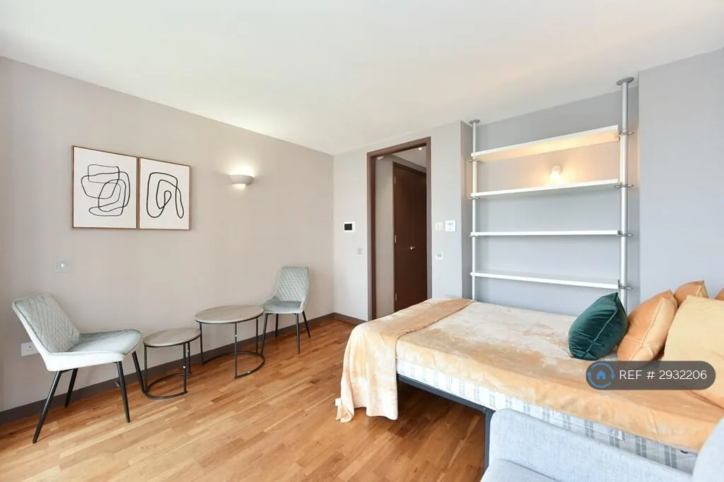 Studio flat for rent