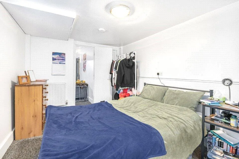 5 bedroom terraced house for rent
