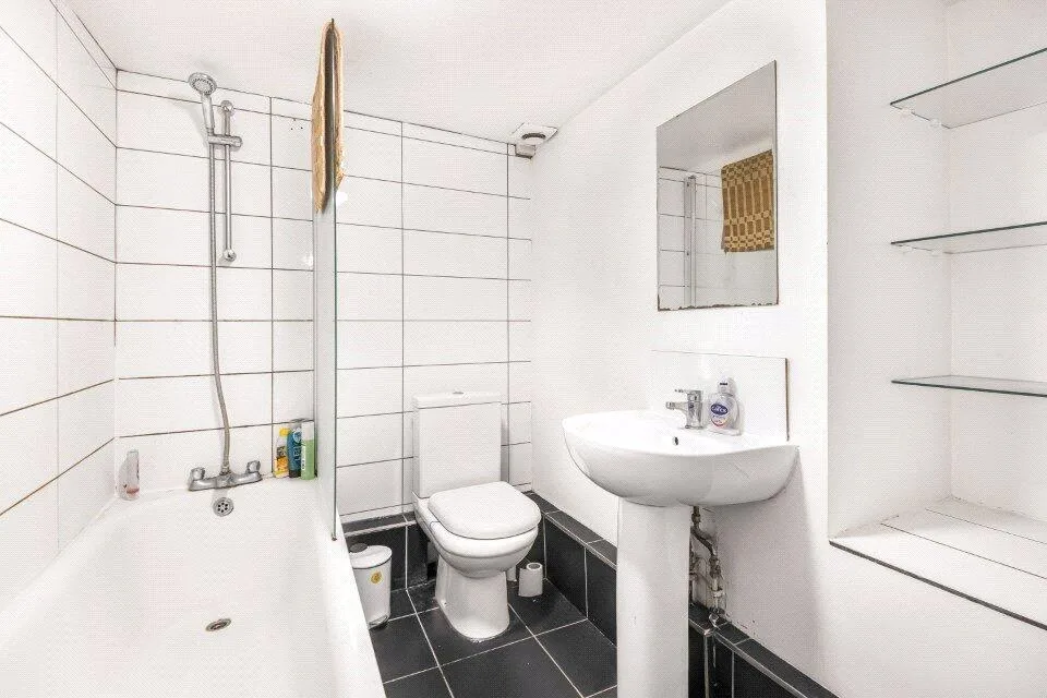 5 bedroom terraced house for rent