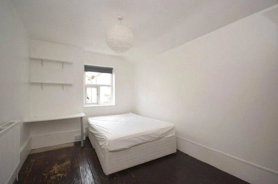5 bedroom terraced house for rent