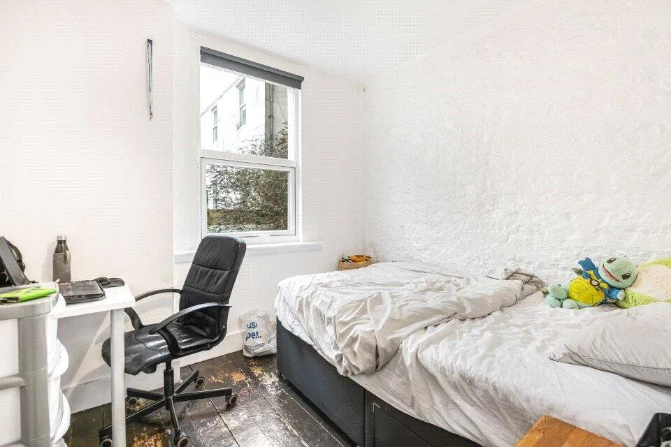 5 bedroom terraced house for rent