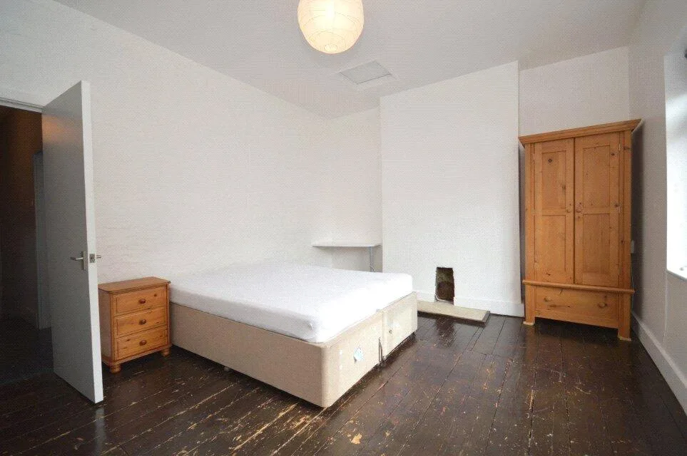 5 bedroom terraced house for rent