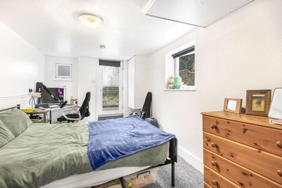 5 bedroom terraced house for rent