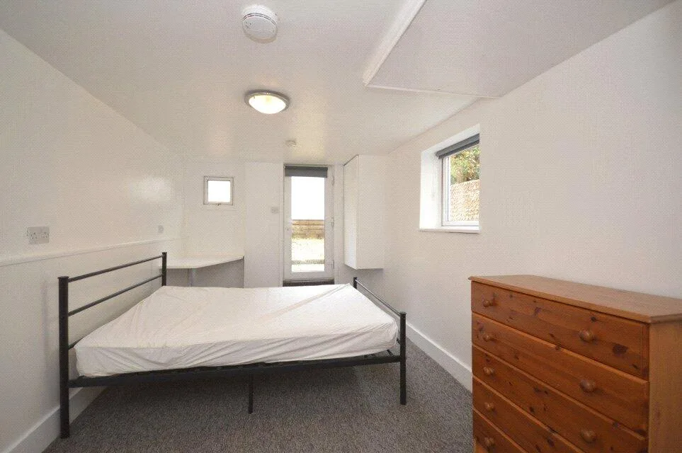 5 bedroom terraced house for rent