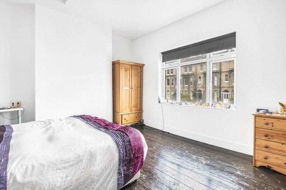 5 bedroom terraced house for rent