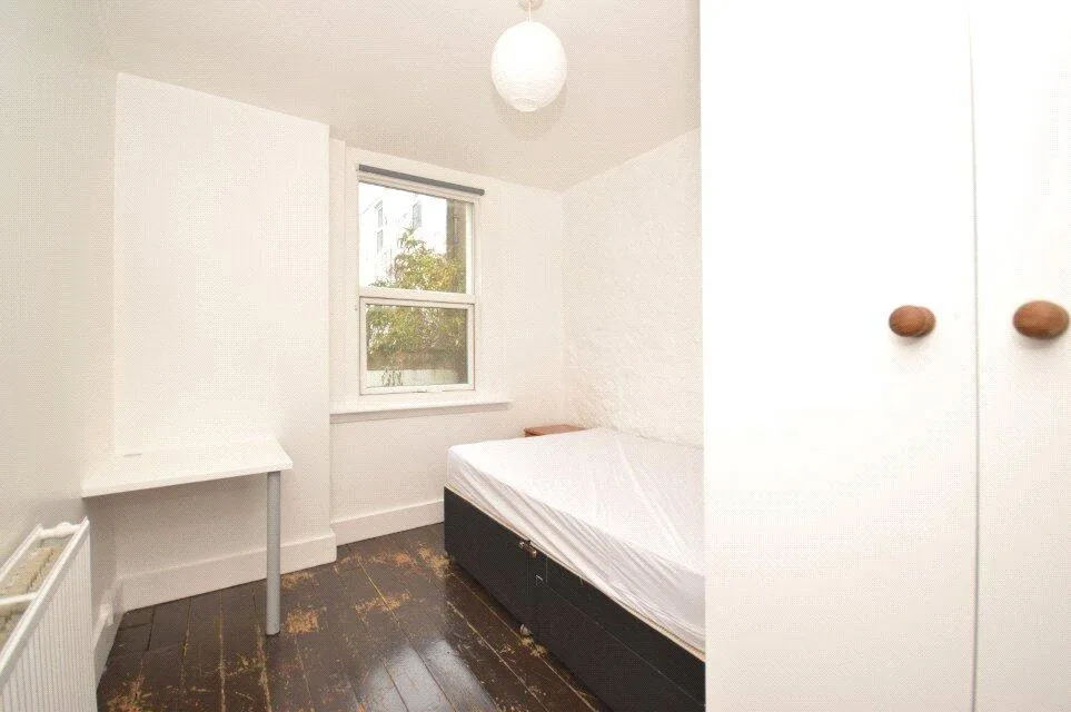 5 bedroom terraced house for rent