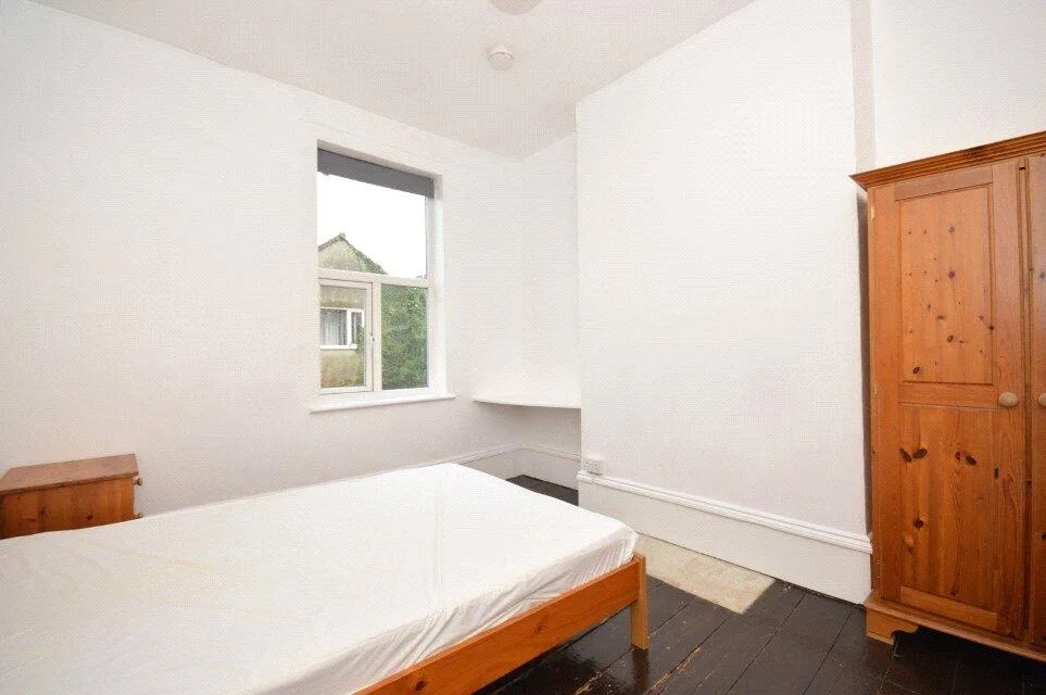 5 bedroom terraced house for rent