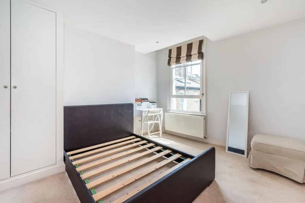 3 bedroom maisonette for rent