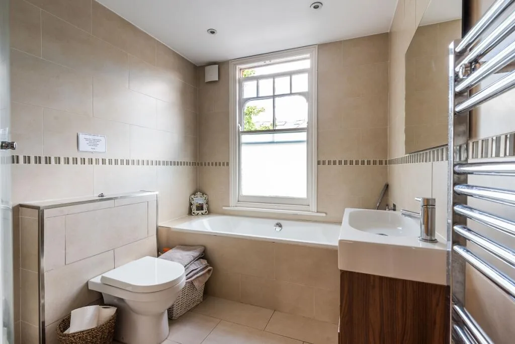 3 bedroom maisonette for rent