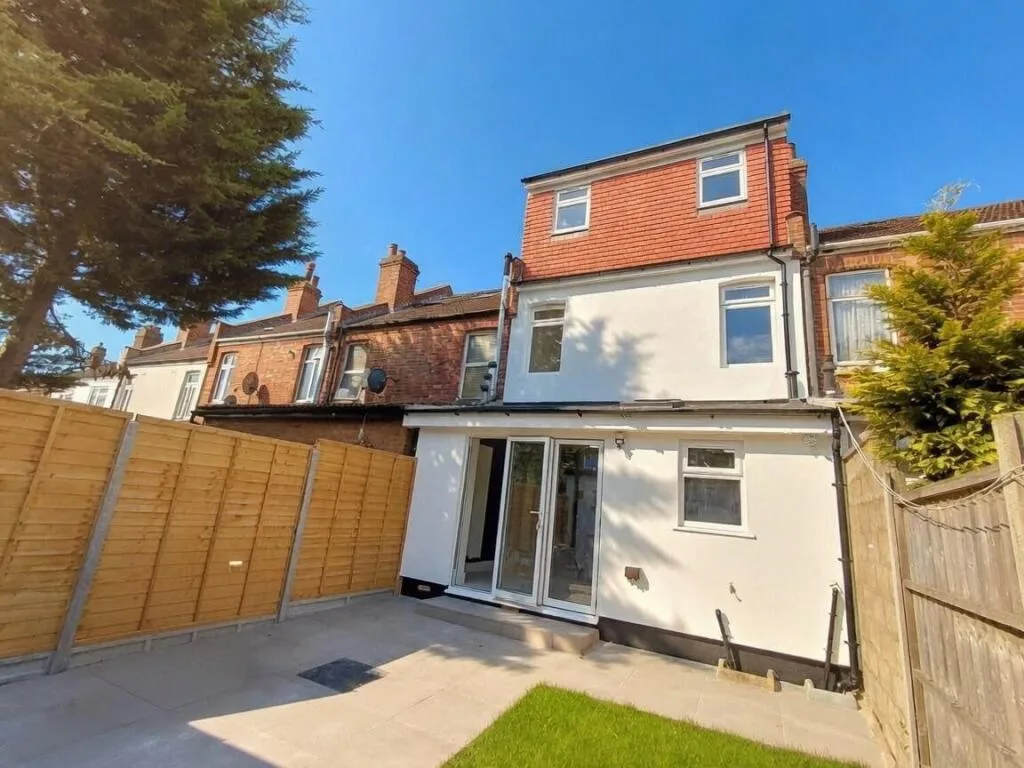 4 bedroom terraced house for rent