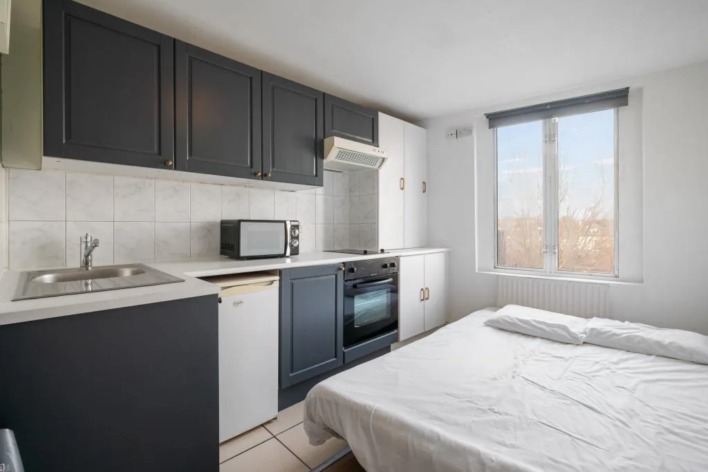 Studio flat for rent