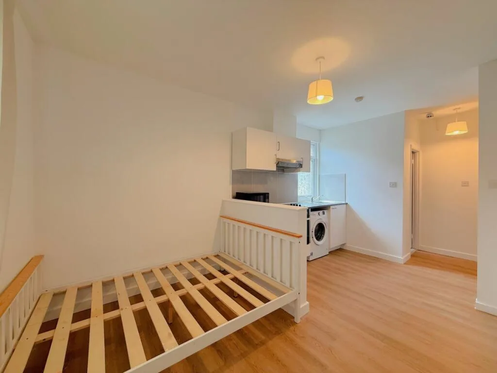 Studio flat for rent