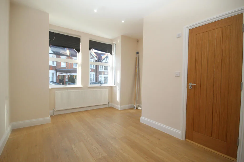 5 bedroom terraced house for rent