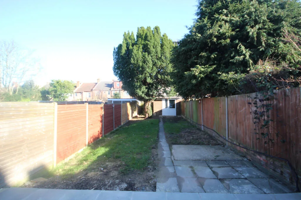 5 bedroom terraced house for rent