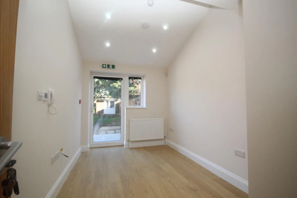 5 bedroom terraced house for rent