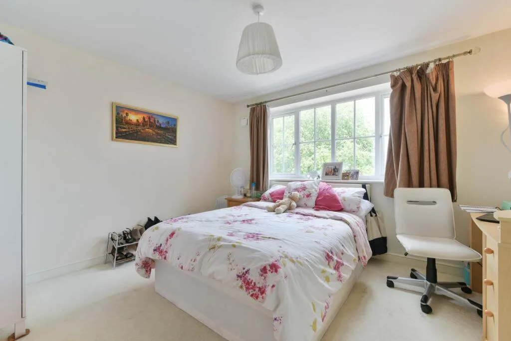 4 bedroom semi-detached house for rent