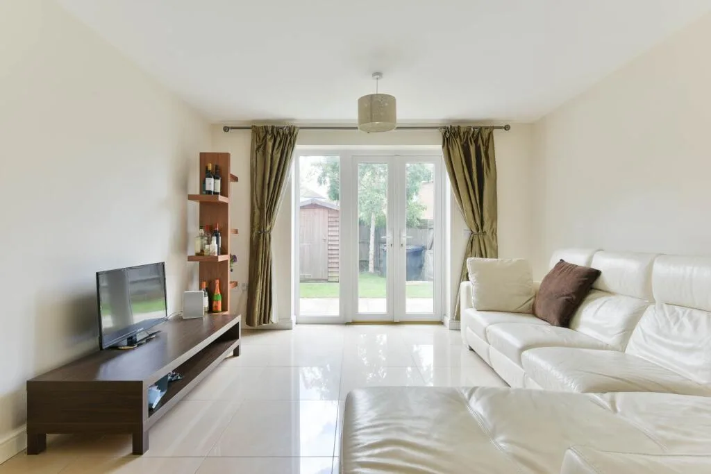 4 bedroom semi-detached house for rent