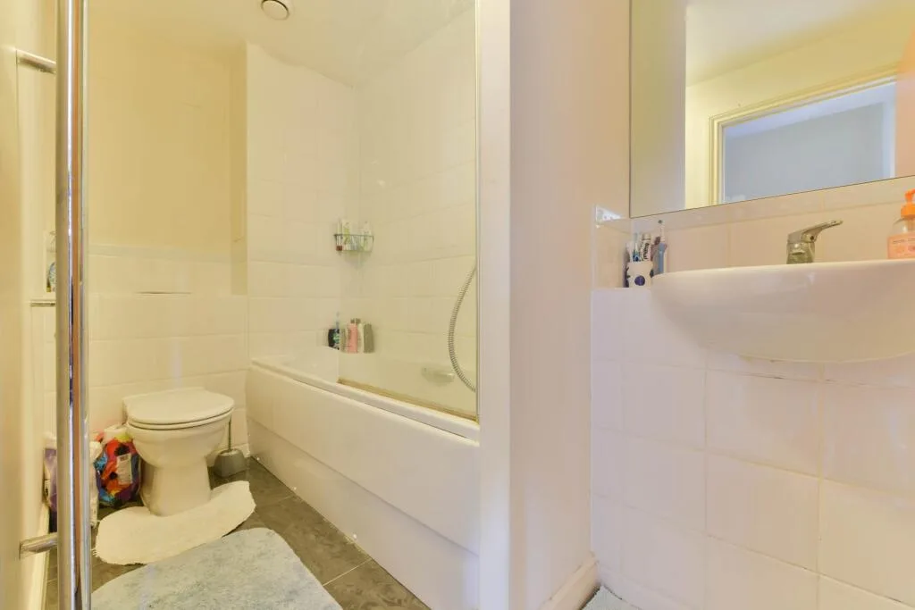 4 bedroom semi-detached house for rent