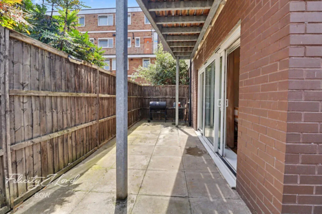 1 bedroom house share for rent