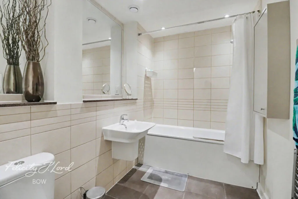 1 bedroom house share for rent
