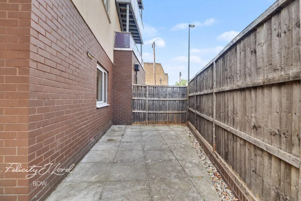 1 bedroom house share for rent