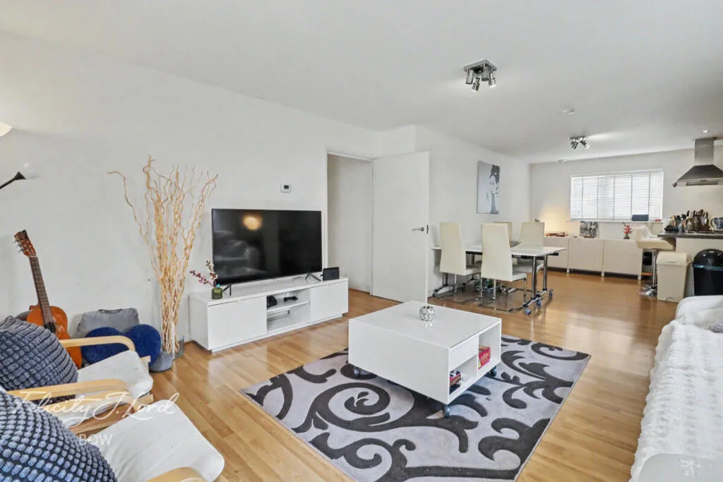 1 bedroom house share for rent