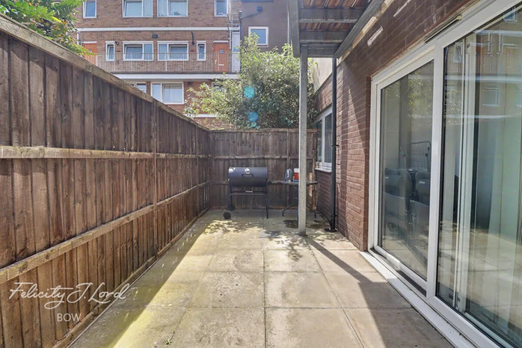 1 bedroom house share for rent