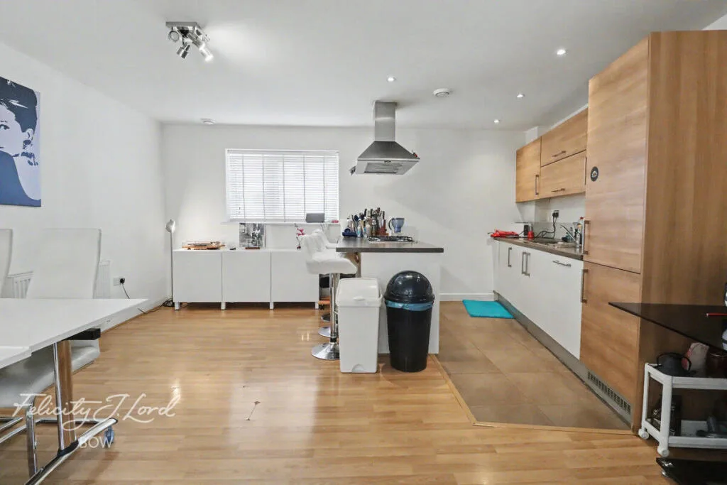 1 bedroom house share for rent