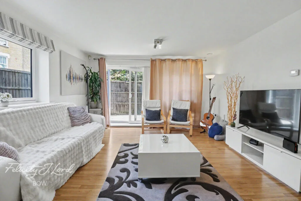 1 bedroom house share for rent
