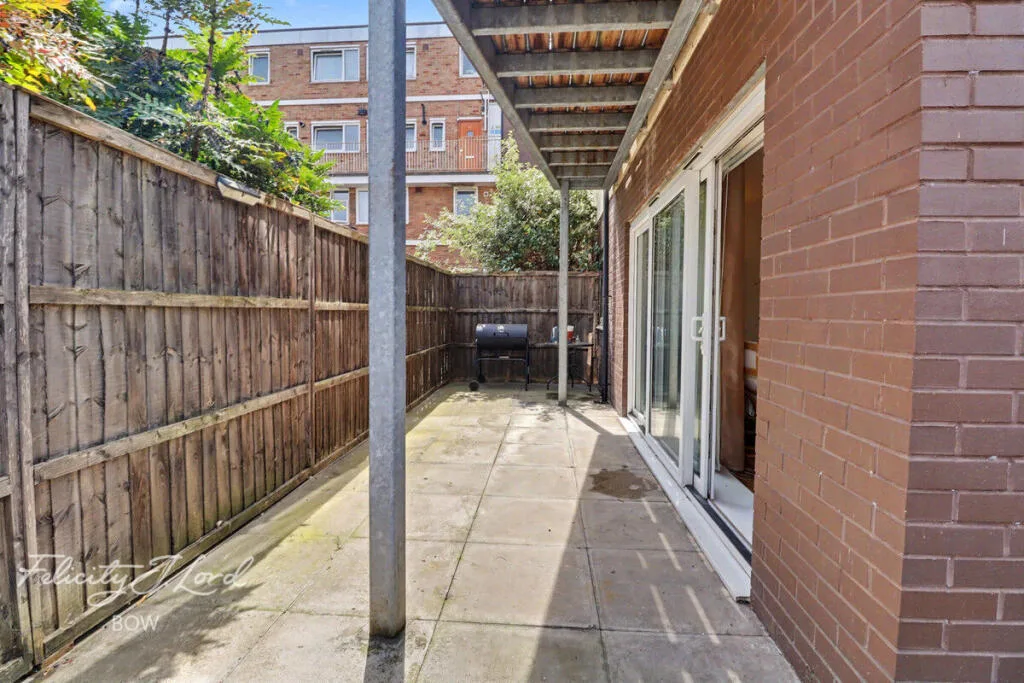 1 bedroom house share for rent