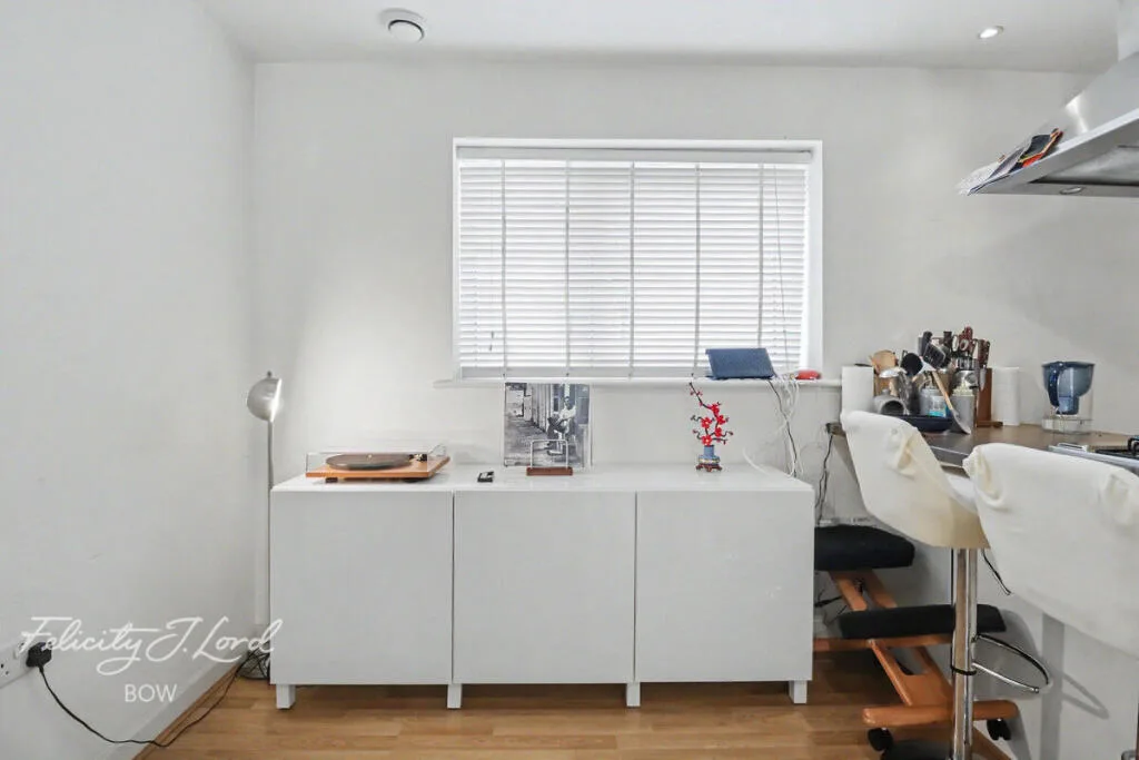 1 bedroom house share for rent