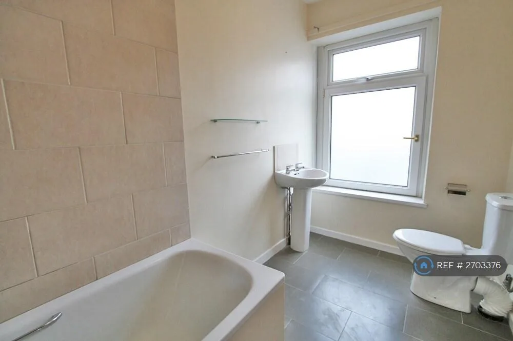 4 bedroom terraced house for rent