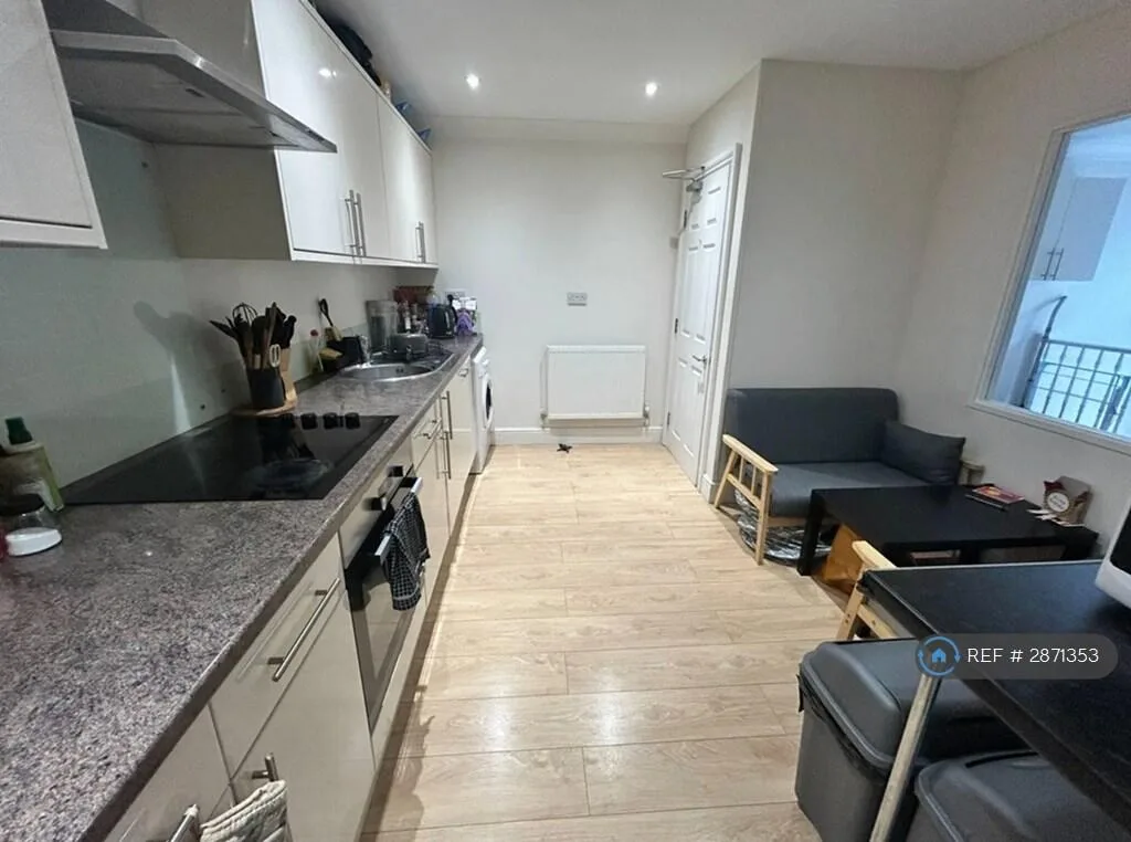 4 bedroom flat for rent