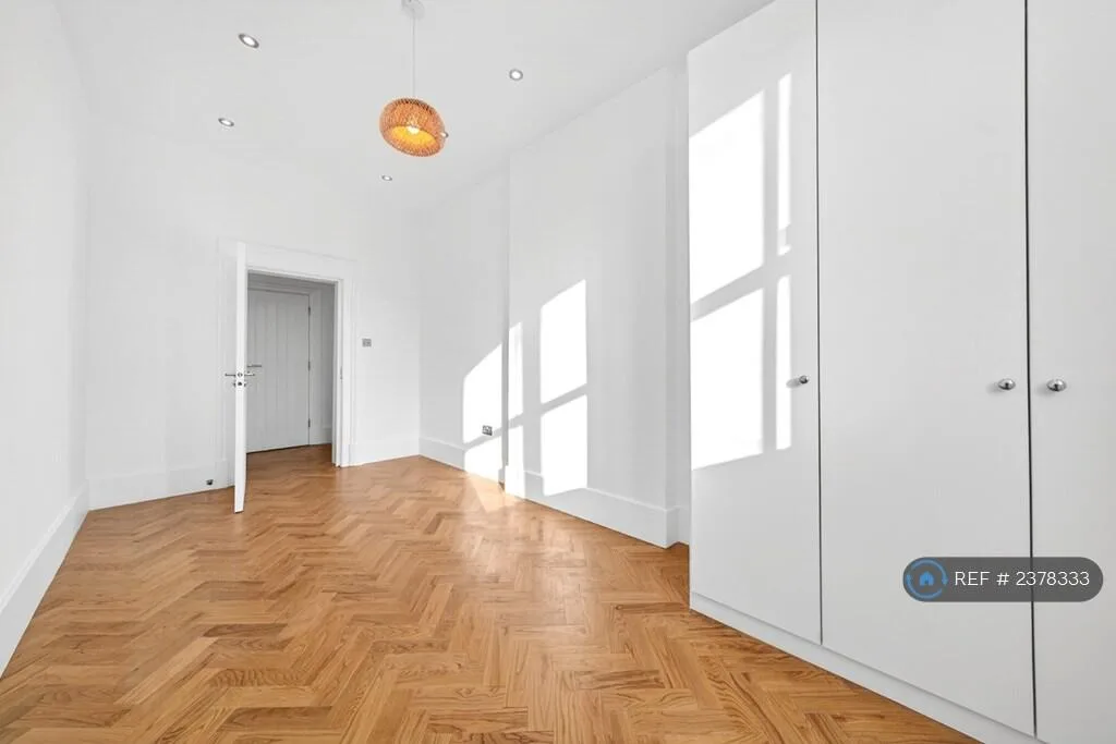 4 bedroom flat for rent