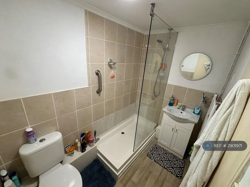 3 bedroom flat for rent