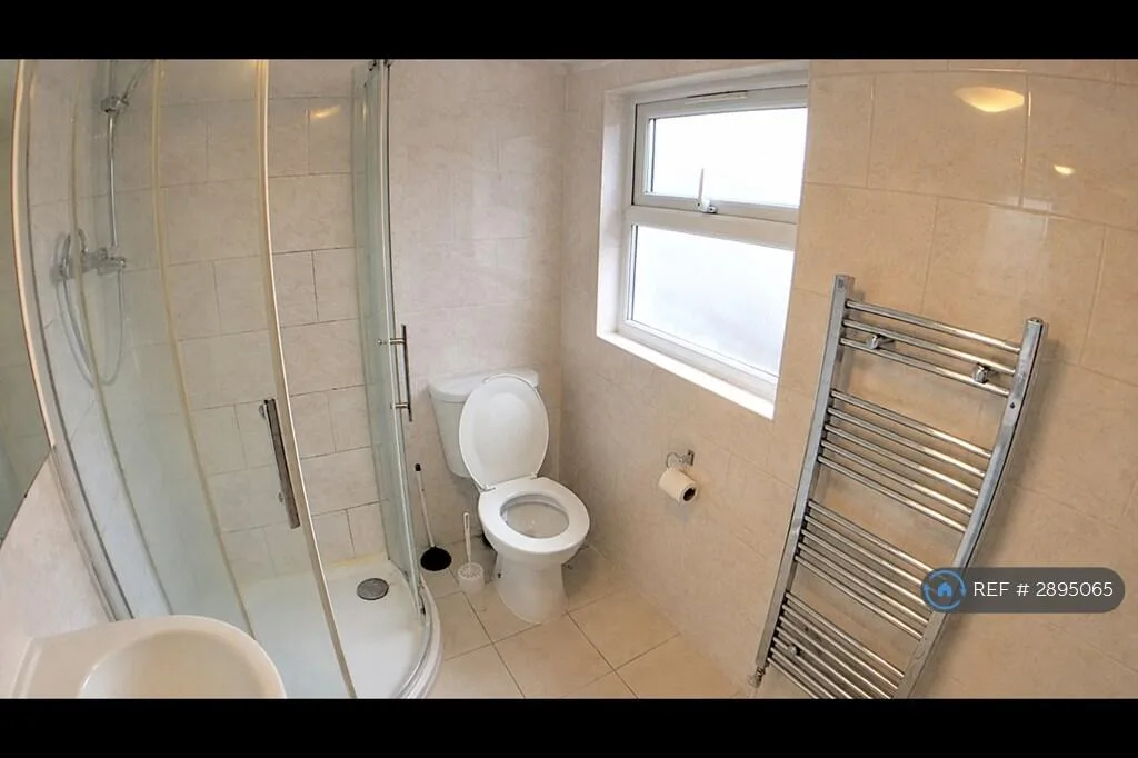 4 bedroom maisonette for rent