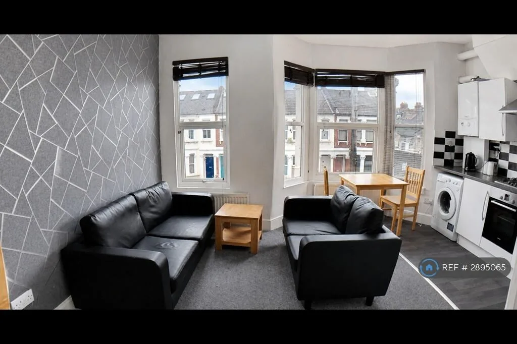4 bedroom maisonette for rent