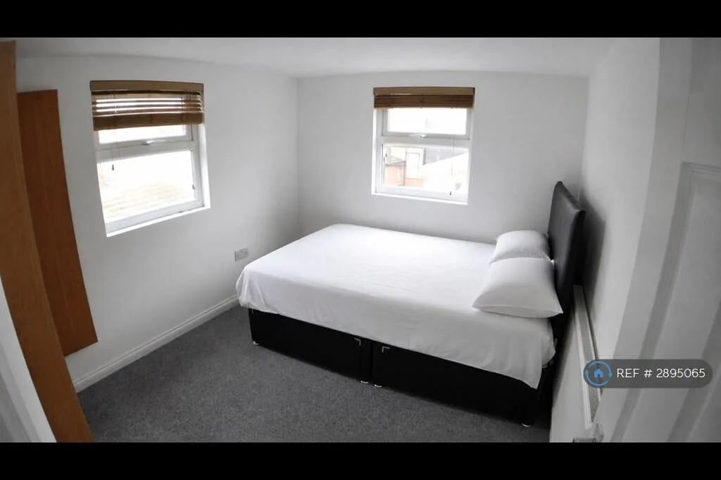 4 bedroom maisonette for rent