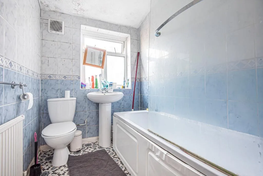 5 bedroom terraced house for rent